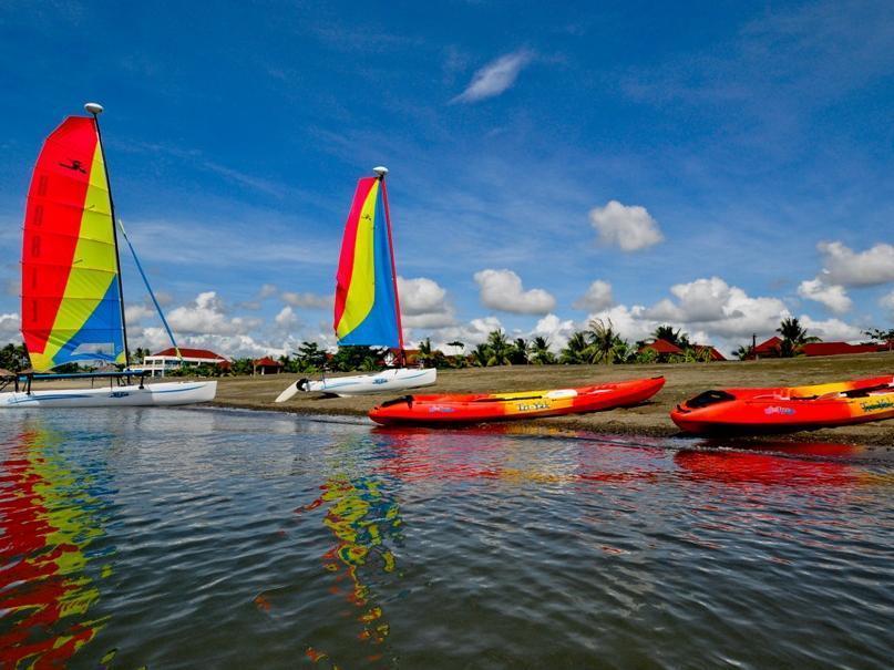 Anhawan Beach Resort Oton Екстер'єр фото