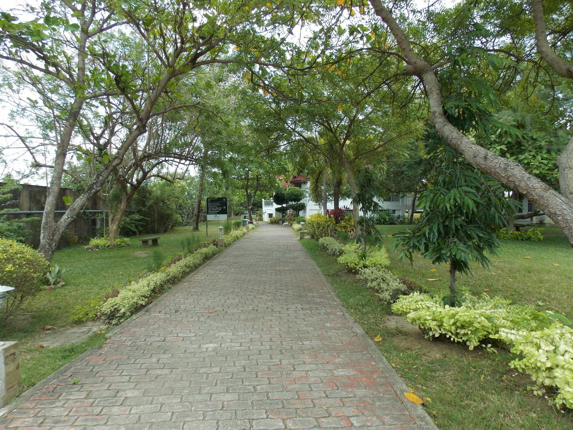 Anhawan Beach Resort Oton Екстер'єр фото